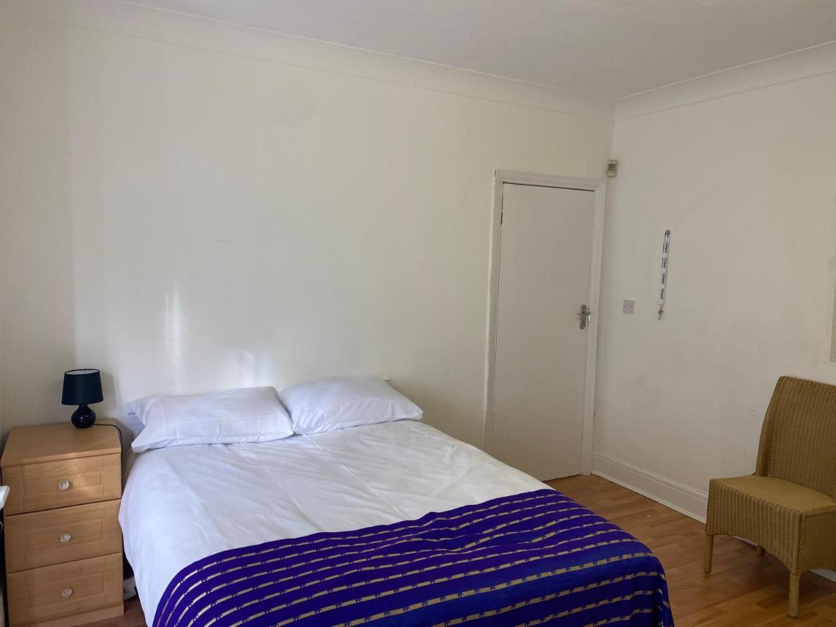 Ferienwohnung Sunrup Heathrow Feltham Exterior foto